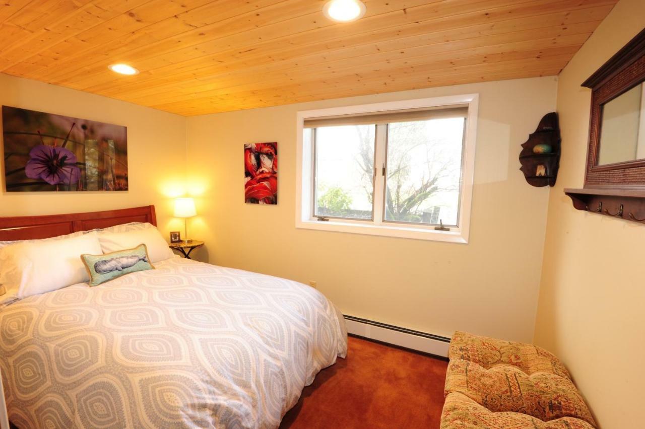 Cranky Crow Bed & Breakfast Kodiak Buitenkant foto